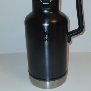 Stanley Classic Easy-Pour Growler